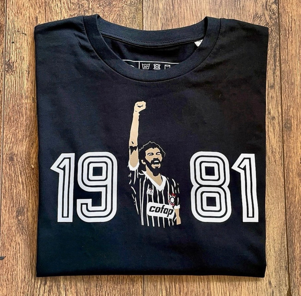 The North Curve Socrates '81 Tee - Black