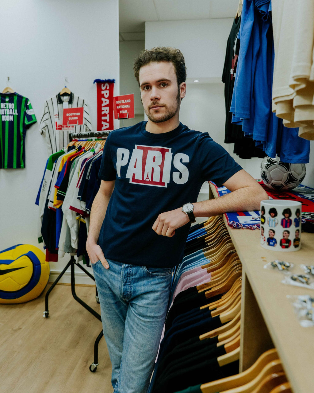 The North Curve Paris Tee - Navy
