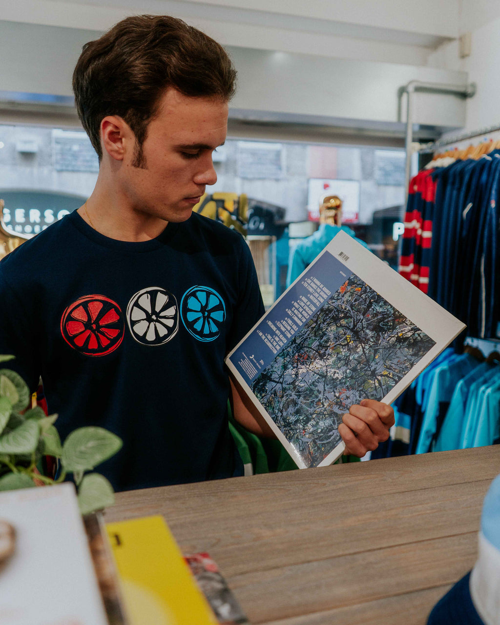 The North Curve Roses Lemons Tee - Navy
