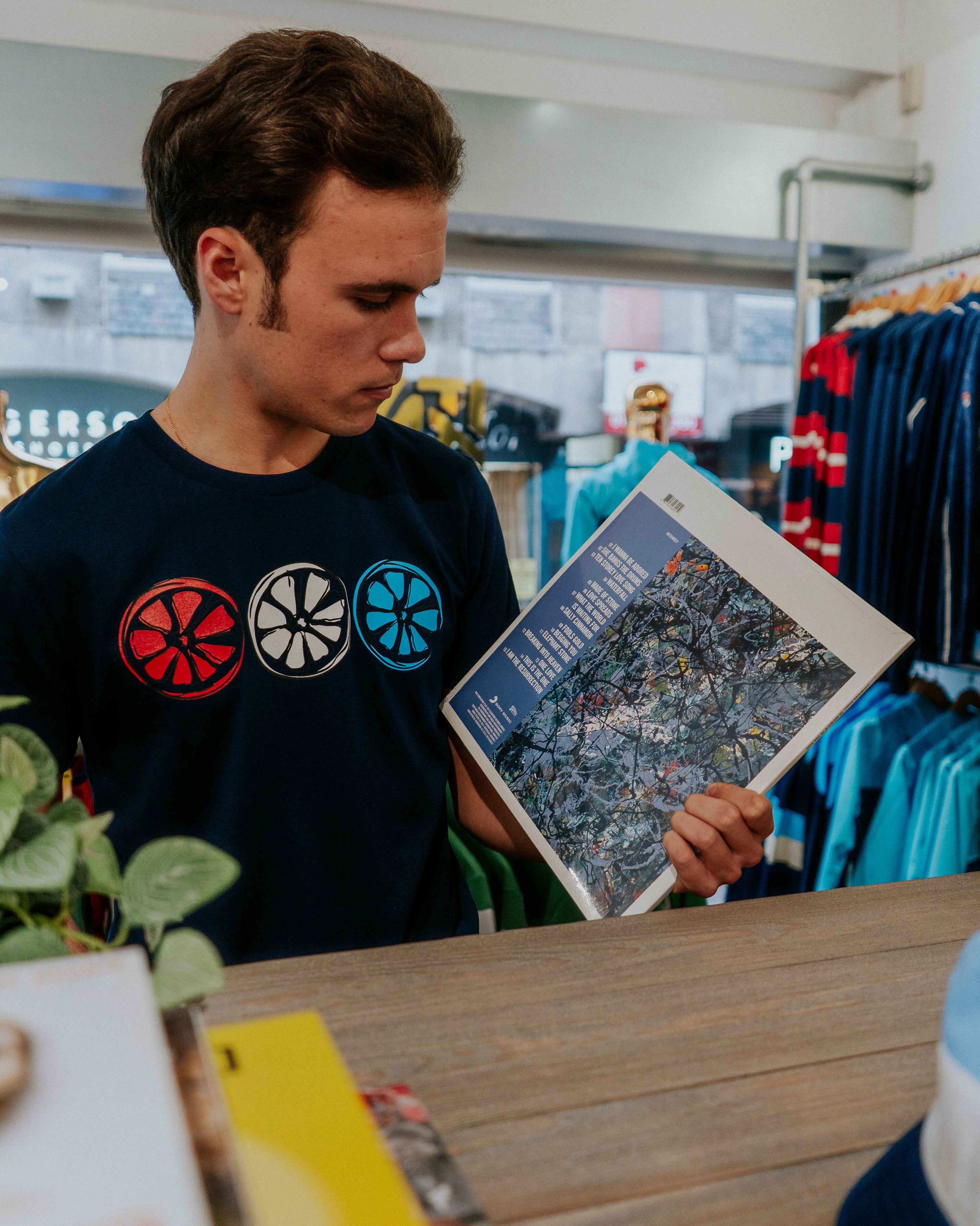 The North Curve Roses Lemons Tee - Navy